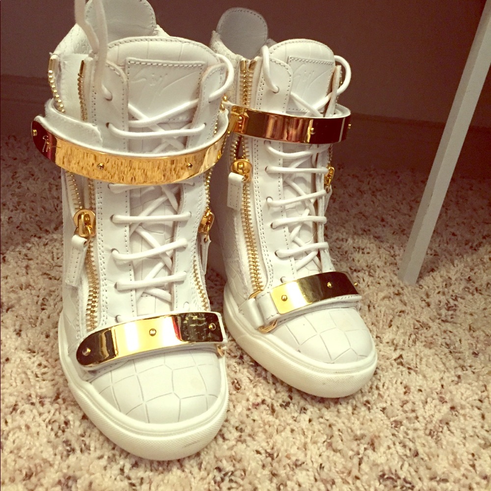 COPY - Giuseppe zanotti wedge - Picture 1 of 4